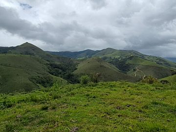 S�tio com cachoeiras e vista panor�mica em Itamonte-MG