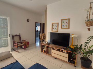 CASA COM 2 DORMITRIOS -SANTA EDWIRGES LORENA-SP